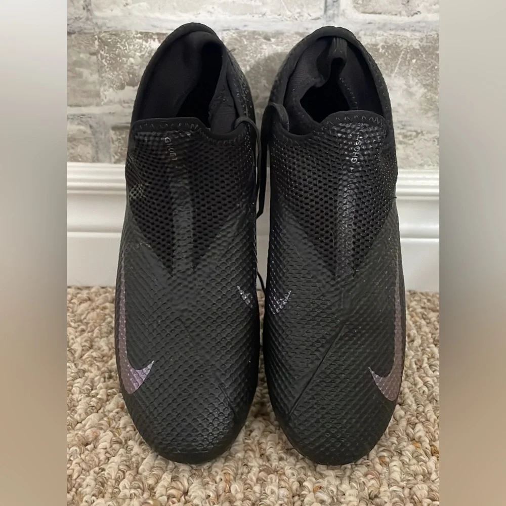 Nike Black Athletic Slip-On Shoes with Subtle Purple Swoosh - Picture 1 of 2